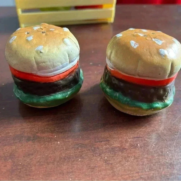 5/$25 Hamburger plastic salt and  pepper shakers for the camper - Picture 1 of 5